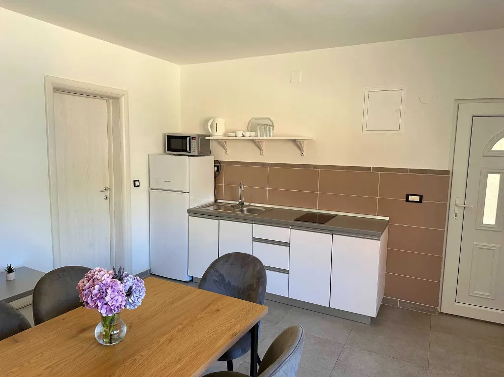 Ground-Floor Two-Bedroom Apartment in Novalja