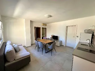 Ground-Floor Two-Bedroom Apartment in Novalja