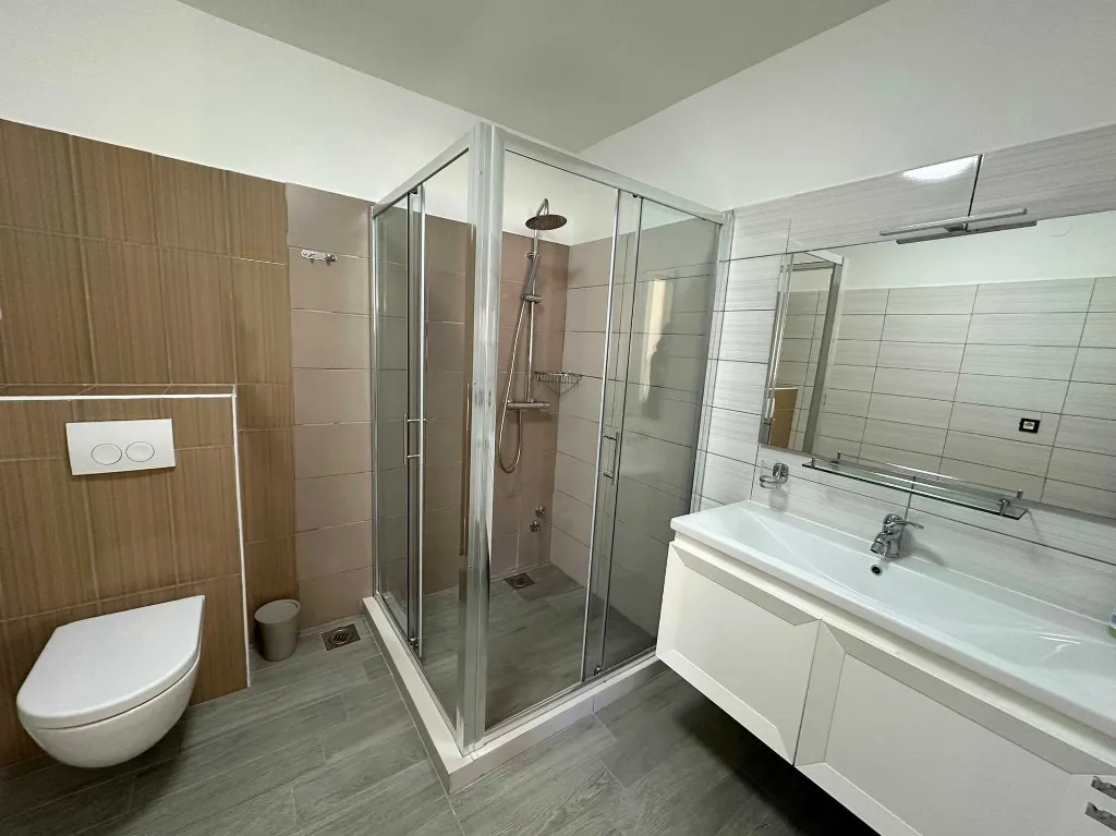 Ground-Floor Two-Bedroom Apartment in Novalja