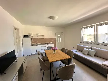Ground-Floor Two-Bedroom Apartment in Novalja