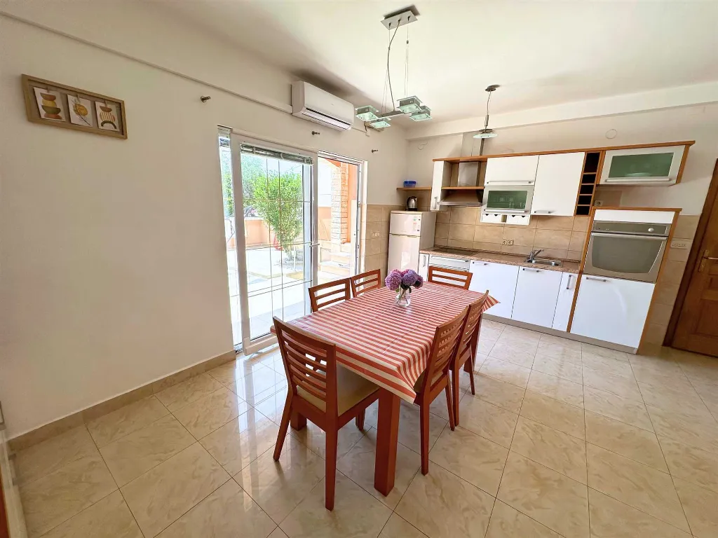 One-Bedroom Apartment in Novalja with Terrace