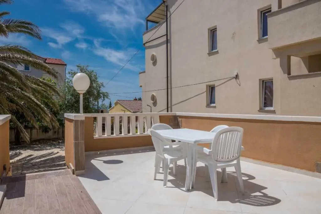 Novalja 1-Bedroom Apartment for up to 4 Guests