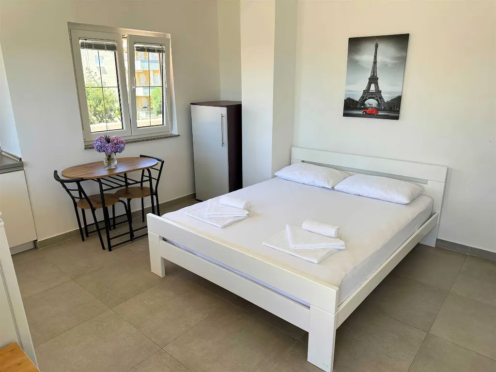 Novalja Studio Apartment for 2 with Terrace