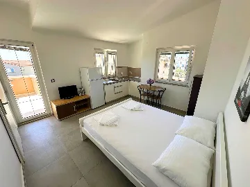 Novalja Studio Apartment for 2 with Terrace