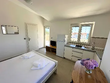 Novalja Studio Apartment for 2 with Terrace