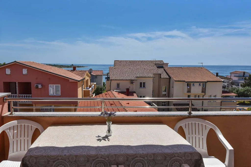 One-Bedroom Apartment in Novalja for Up to 4