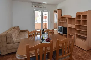 One-Bedroom Apartment in Novalja for Up to 4