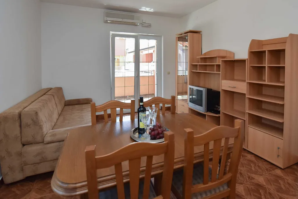 One-Bedroom Apartment in Novalja for Up to 4