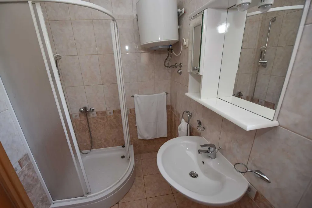One-Bedroom Apartment in Novalja for Up to 4