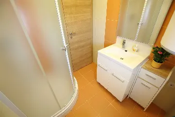 1-Bedroom Seafront Apartment in Sukošan (Sleeps 3)