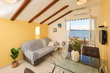 1-Bedroom Seafront Apartment in Sukošan (Sleeps 3)