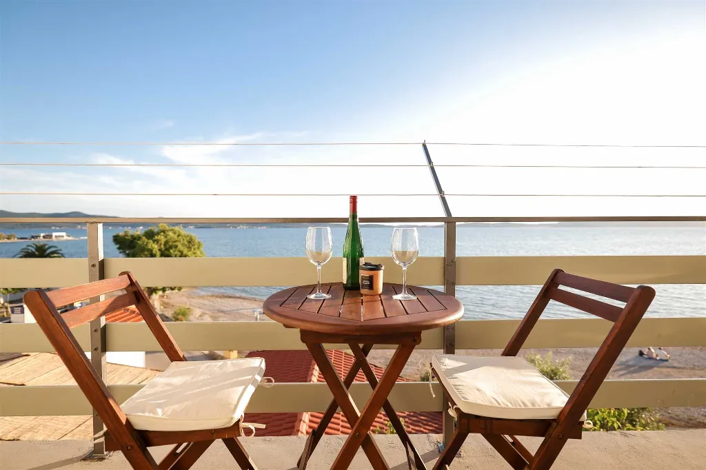 1-Bedroom Seafront Apartment in Sukošan (Sleeps 3)