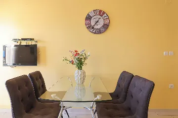 1-Bedroom Seafront Apartment in Sukošan (Sleeps 3)