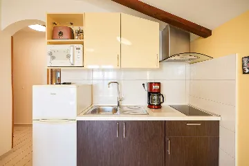 1-Bedroom Seafront Apartment in Sukošan (Sleeps 3)