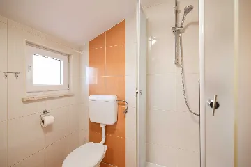 1-Bedroom Seafront Apartment in Sukošan (Sleeps 3)