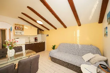 1-Bedroom Seafront Apartment in Sukošan (Sleeps 3)