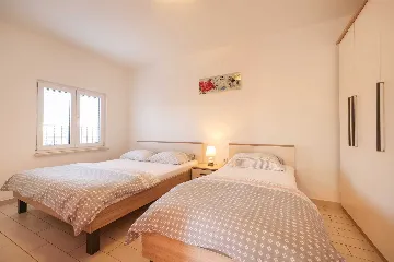 Air-Conditioned Apartment with Sea-View Balcony in Sukošan