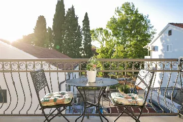 Air-Conditioned Apartment with Sea-View Balcony in Sukošan