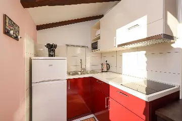 Air-Conditioned Apartment with Sea-View Balcony in Sukošan