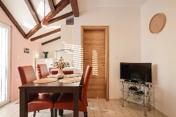 Air-Conditioned Apartment with Sea-View Balcony in Sukošan