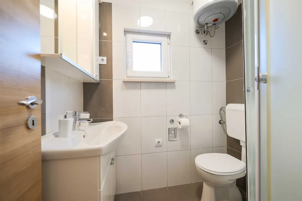 Air-Conditioned Apartment with Sea-View Balcony in Sukošan