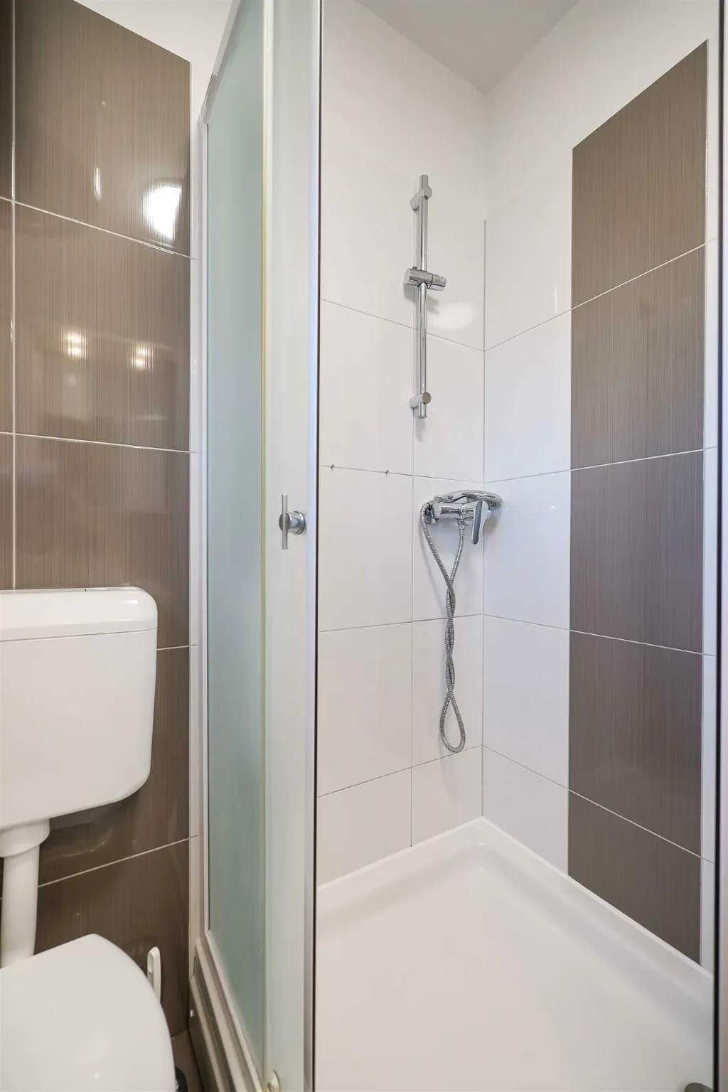 Air-Conditioned Apartment with Sea-View Balcony in Sukošan