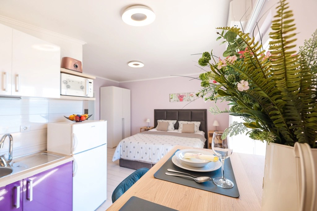 Studio Apartment with Sea View in Sukošan