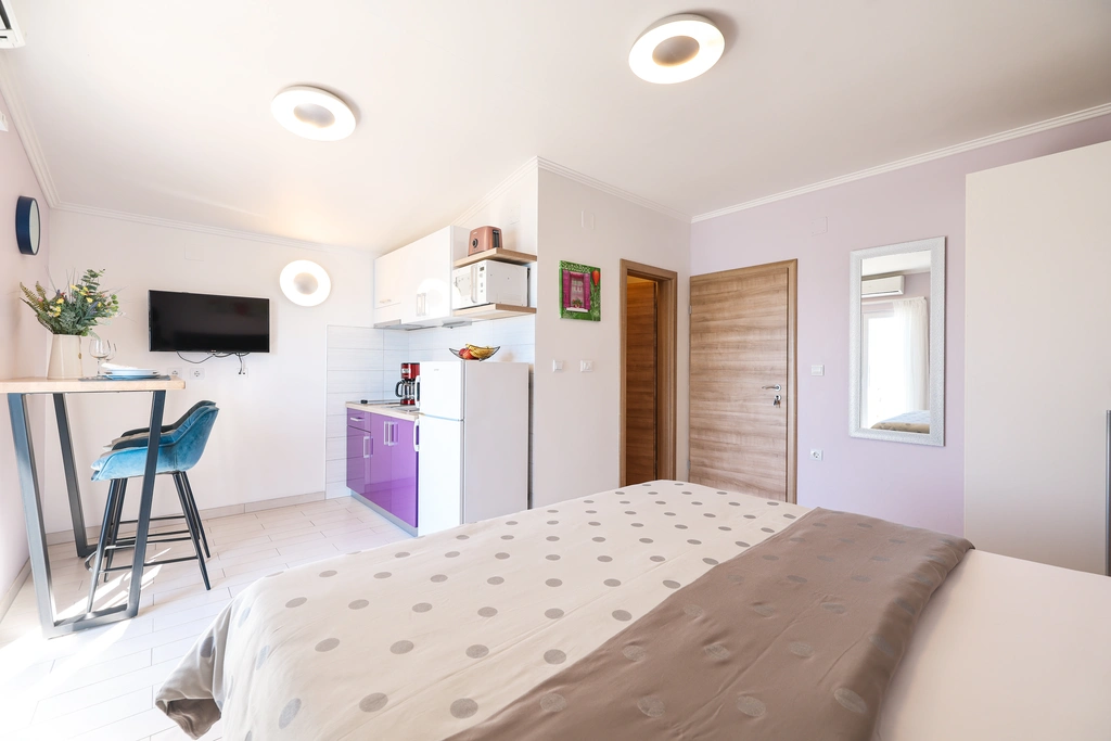 Studio Apartment with Sea View in Sukošan