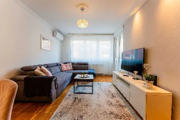 1-Bedroom Apartment with Loggia in Zagreb