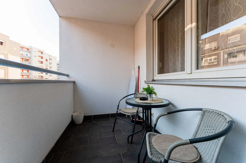 1-Bedroom Apartment with Loggia in Zagreb