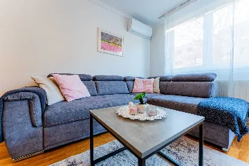 1-Bedroom Apartment with Loggia in Zagreb