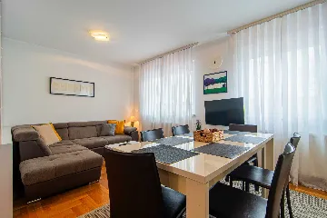 2-Bedroom Apartment in Zagreb for Up to 6