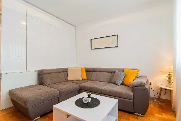 2-Bedroom Apartment in Zagreb for Up to 6