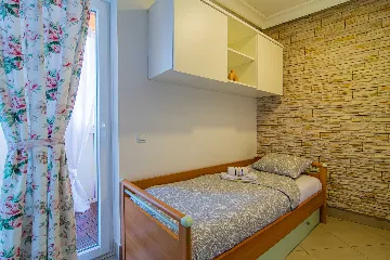 2-Bedroom Apartment in Zagreb for up to 5