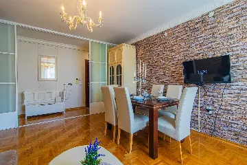 2-Bedroom Apartment in Zagreb for up to 5