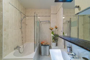 2-Bedroom Apartment in Zagreb for up to 5