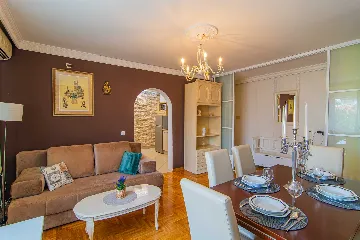 2-Bedroom Apartment in Zagreb for up to 5