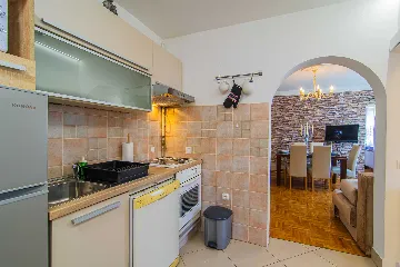 2-Bedroom Apartment in Zagreb for up to 5