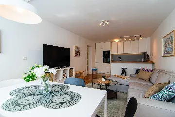 2-Bedroom Apartment in Zagreb for Up to 5