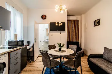 Zagreb 1-Bedroom Apartment for up to 5 Guests