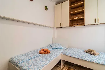 Zagreb 1-Bedroom Apartment for up to 5 Guests