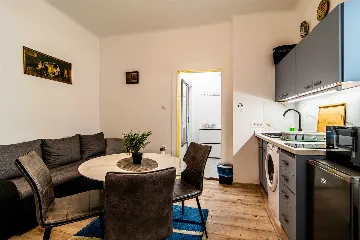 Zagreb 1-Bedroom Apartment for up to 5 Guests