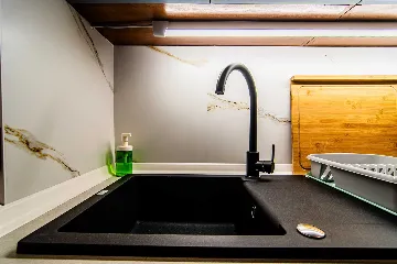 Zagreb 1-Bedroom Apartment for up to 5 Guests