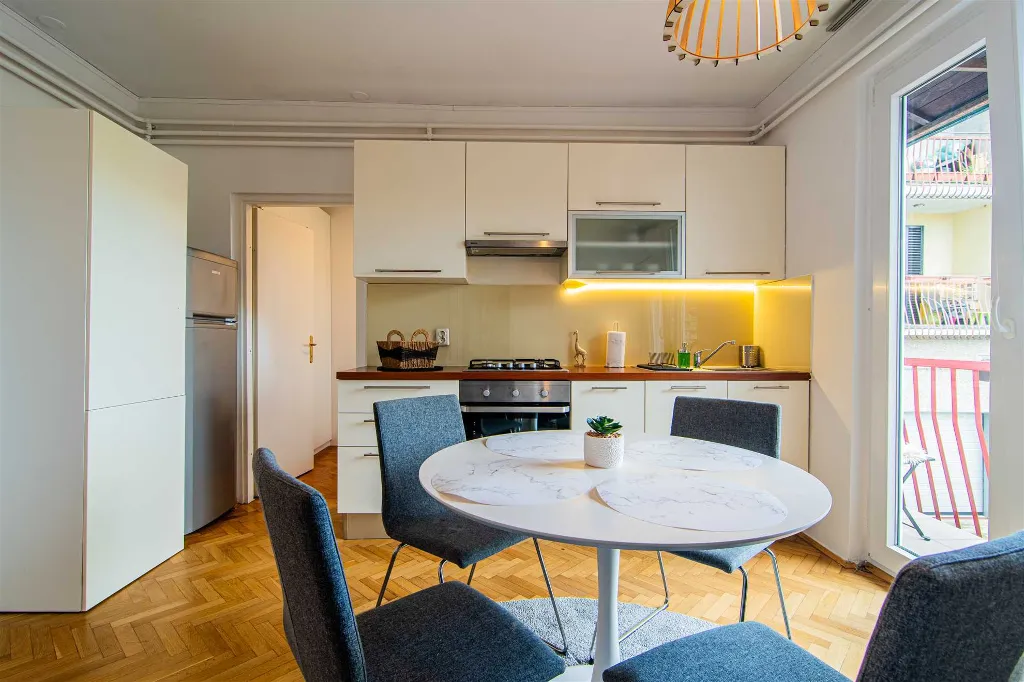 Zagreb Apartment with Loggia and Free Outdoor Parking