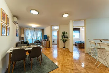 Zagreb 2-Bedroom Apartment for Up to 6 Guests