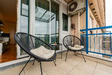 Zagreb 2-Bedroom Apartment with Loggia & Garage Parking