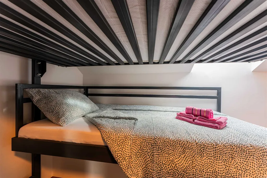 Zagreb 1-Bedroom Apartment for 4 Guests
