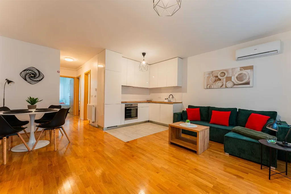 Zagreb Apartment with 2 Bedrooms and Parking