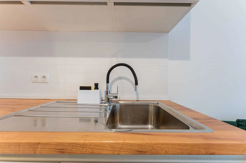 Zagreb Apartment with 2 Bedrooms and Parking
