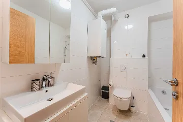 Zagreb Apartment with 2 Bedrooms and Parking